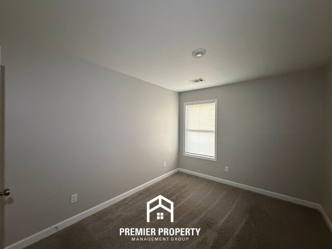 Building Photo - Beautiful 4BR/2BA Tuscaloosa Home | 1,497 Sq Ft, Covered Back Patio & 2-Car Garage