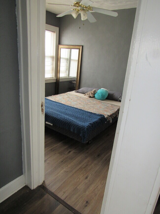 Building Photo - 5004 Euclid Ave