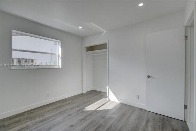 Building Photo - 1801 N 54th Ave