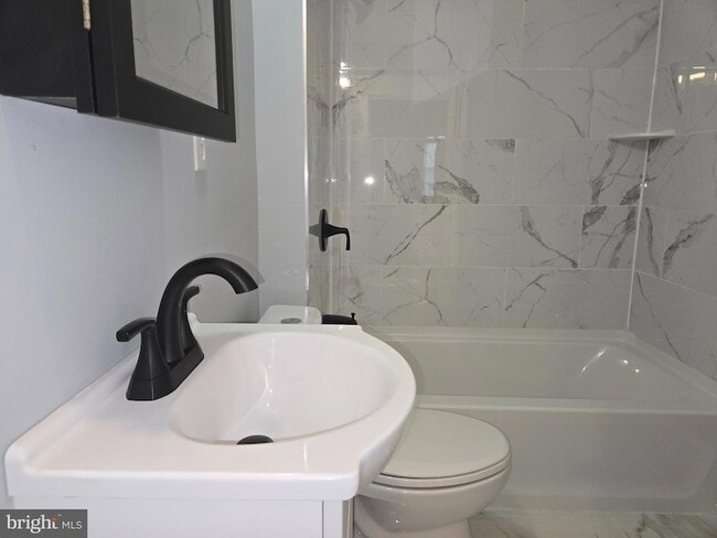 Building Photo - 2909 Markley Ave