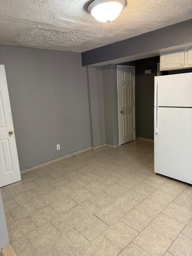 Building Photo - 59 Lisa Ln