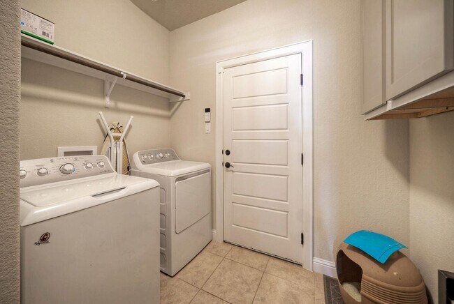 Building Photo - 21707 Crystal Way