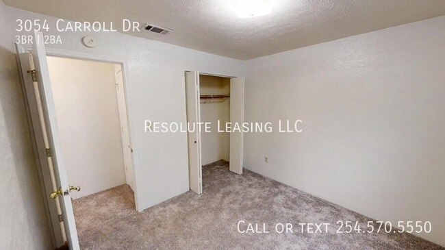 Building Photo - 3054 Carroll Dr