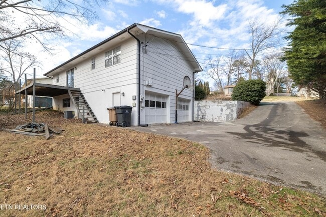 Building Photo - 1504 Marconi Dr