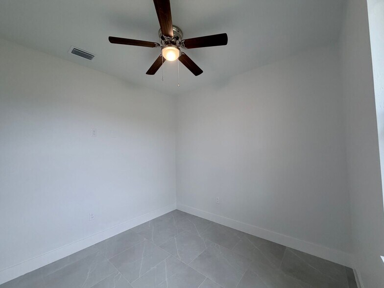 Building Photo - 4545-4547 28th St SW