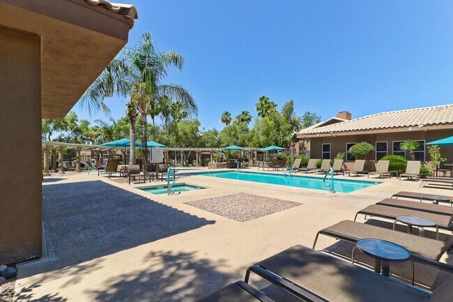 Building Photo - Remodeled one bed one bath Kierland Condo