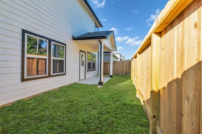 Building Photo - 8550 Blueberry Ash St