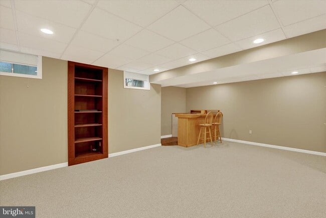 Building Photo - 102 Julian Dr E