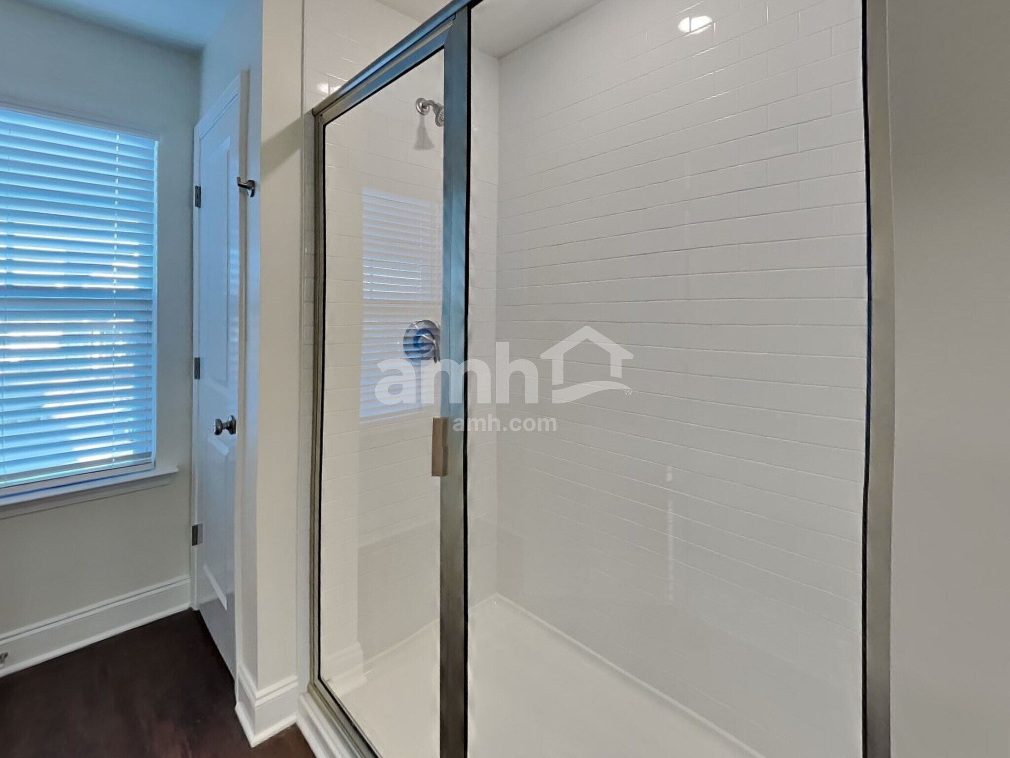Building Photo - 2120 Williamshire Ln