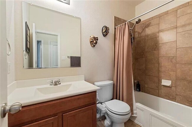 Building Photo - 156 Golden Eagle