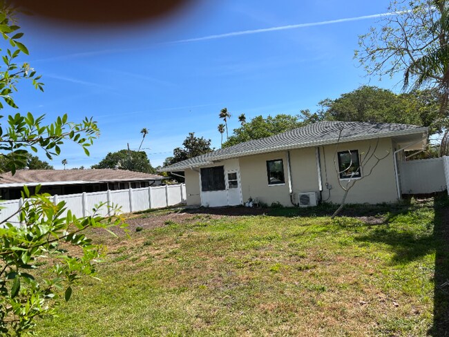 Building Photo - 1748 Bayshore Blvd