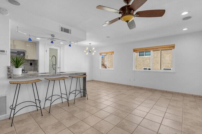 Building Photo - 72592 Edgehill Dr