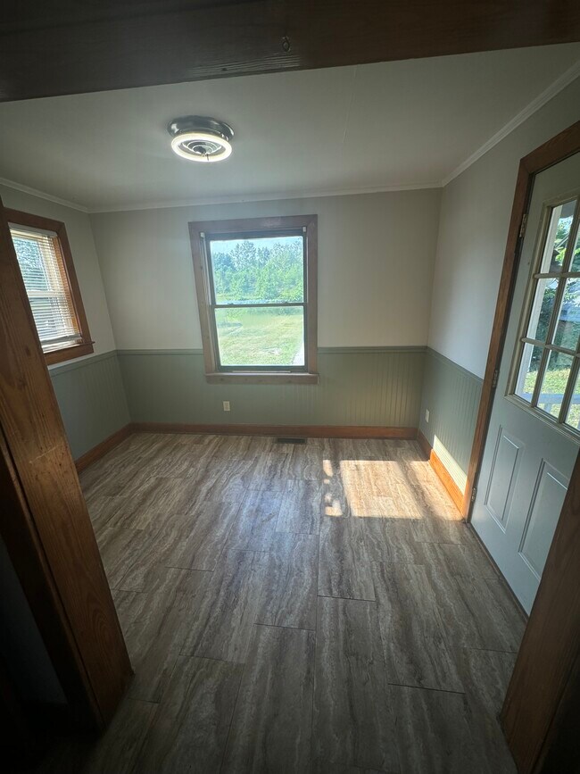 Building Photo - 912 Oak Grove Ave