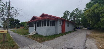 Building Photo - 4/1 Lakeland Home