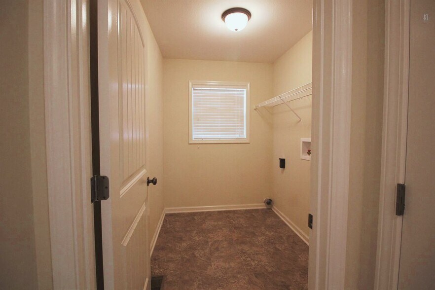 Building Photo - 1132 Ishee Dr