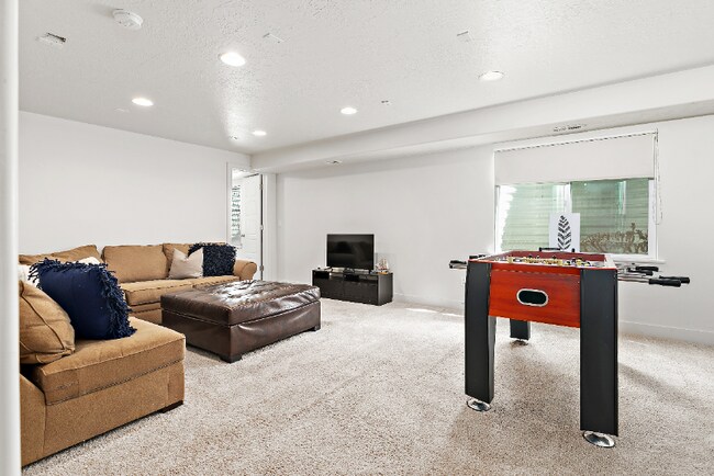 Building Photo - 9721 Fira Ln