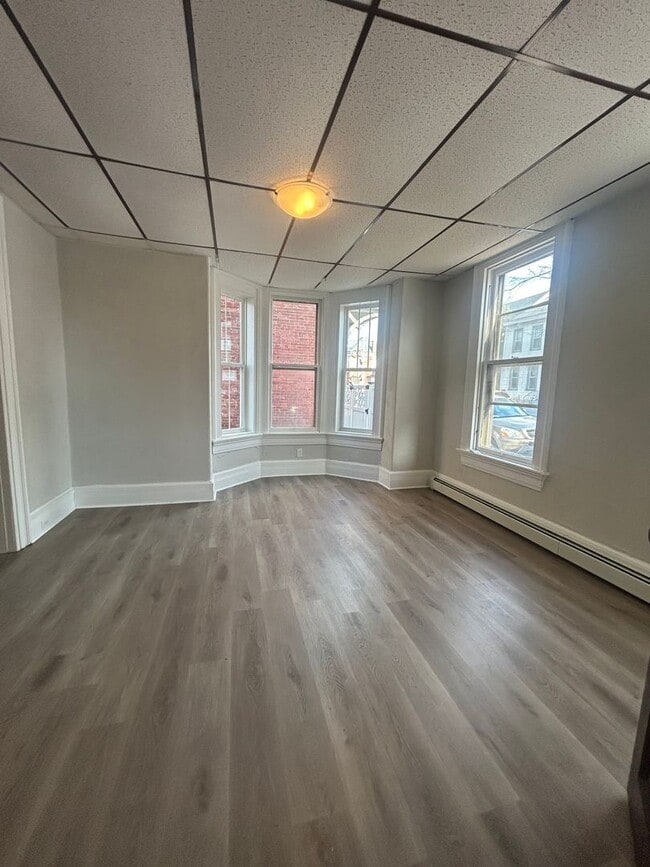 Building Photo - 1015 Chestnut St