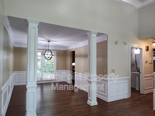 Building Photo - 7235 Kinsmore Ln
