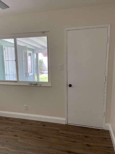 Building Photo - 541 Sherwood Way