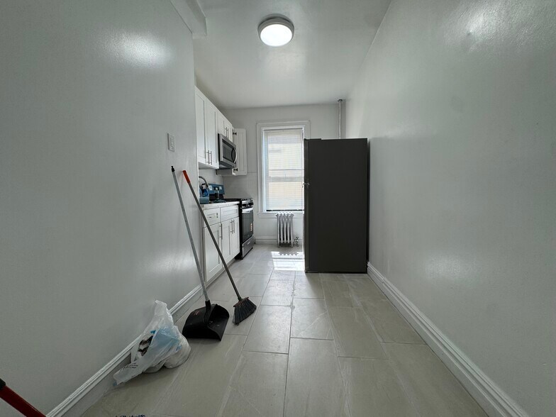 164 Sterling Ave 27 - 165 Sterling Ave