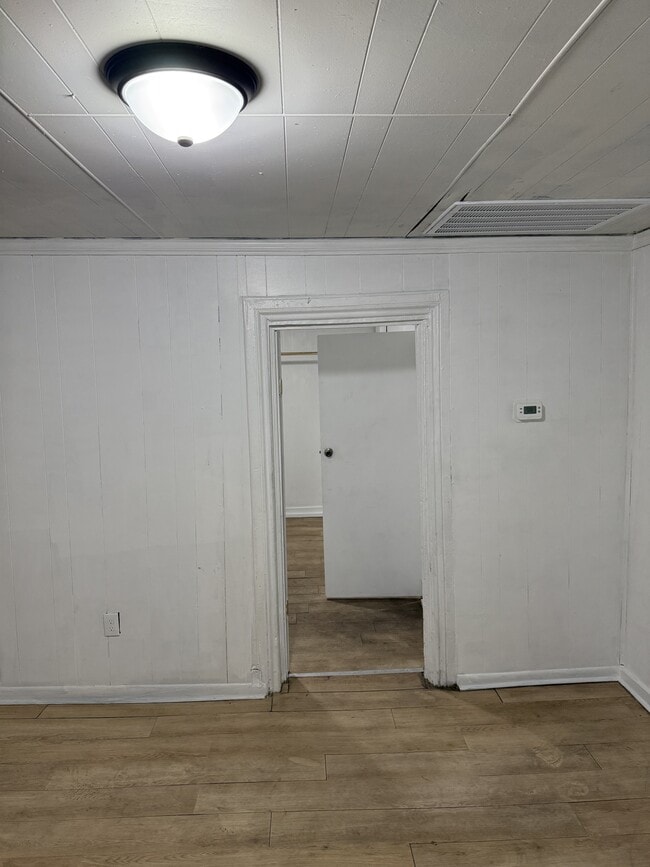 Building Photo - 1028 Bridge St