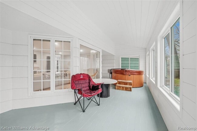 Building Photo - 6103 Park Lake Rd