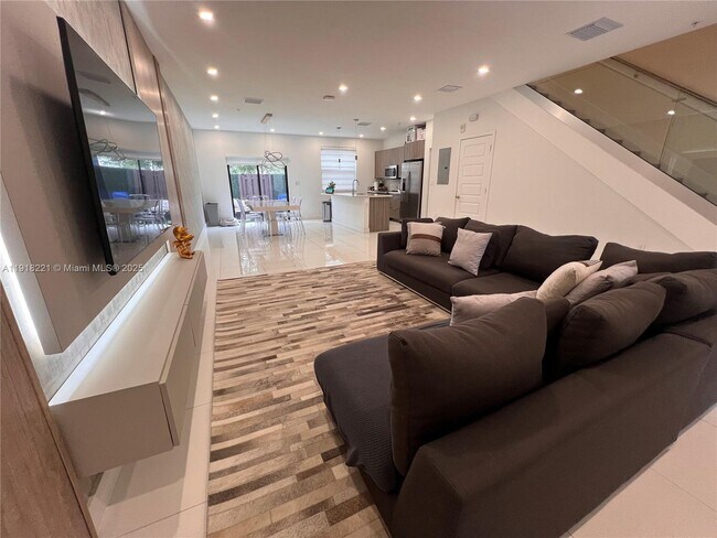 Building Photo - 10431 NW 82nd St