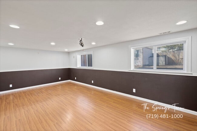 Building Photo - CHARMING 5BD/3BA NEAR FT CARSON - Deposit Waiver Available