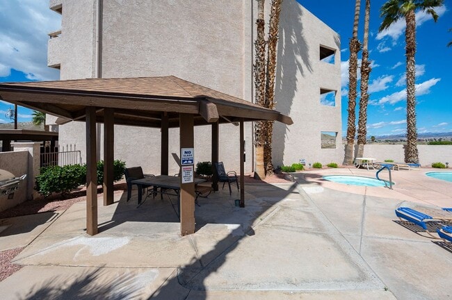 Building Photo - Waterfront 2BR 2B Condo Lower Level, gated with tennis,pool,spa,PRIVATE BEACH/DOCK