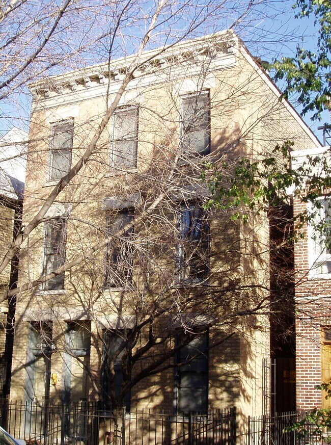 Primary Photo - 2341 N Janssen Ave