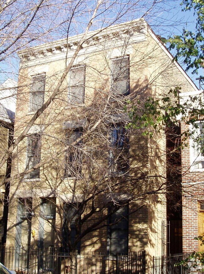 Building Photo - 2341 N Janssen Ave