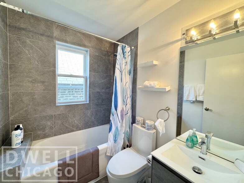 Building Photo - 2550 W Thomas St