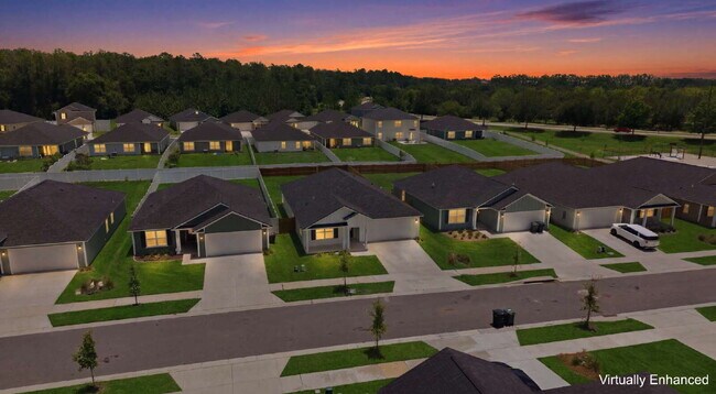 Building Photo - Huge 4 bedroom 2 bathroom home in Southwood
