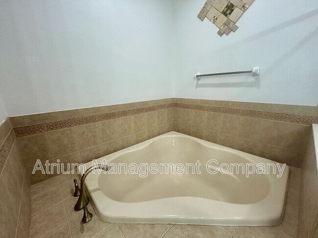 Building Photo - 12805 Avelar Manor Pl