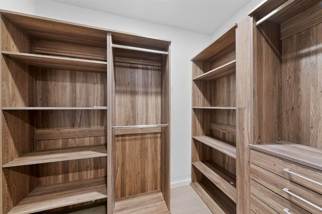 Building Photo - 325 Crooked Creek