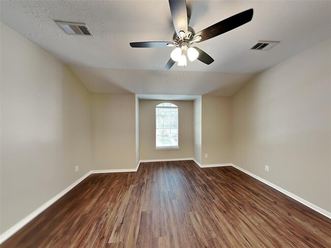 Building Photo - 16118 April Ridge Dr