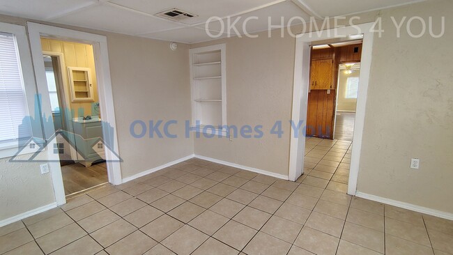 Building Photo - NW OKC 4 Bed Near I-44 & NW 23rd St.