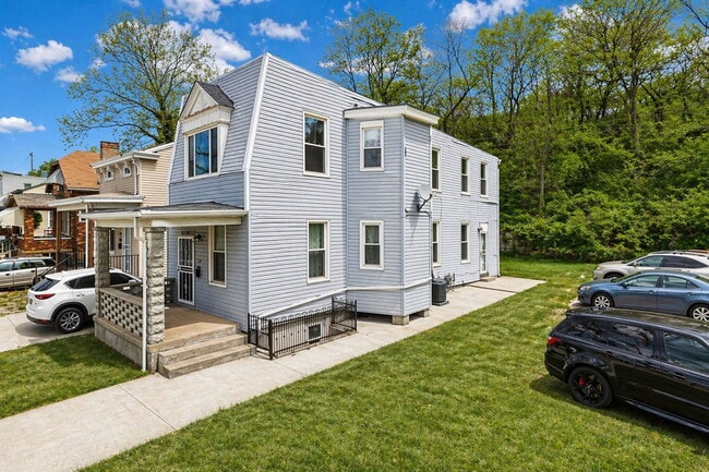 Building Photo - 2954 Central Pkwy