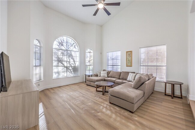 Building Photo - 5152 Forest Oaks Dr