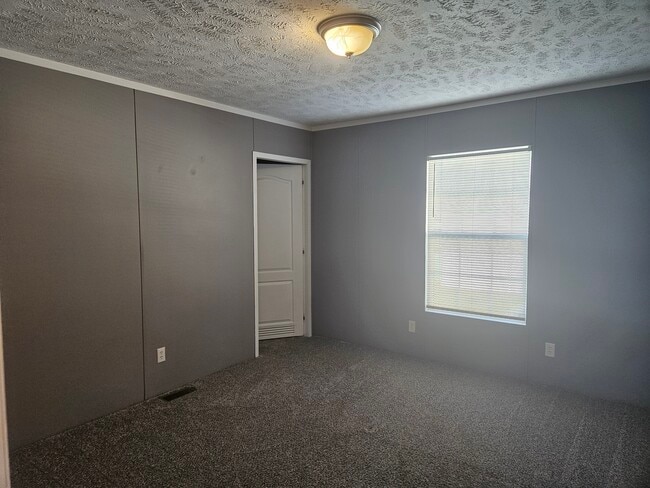 Building Photo - 116 Lynnwood Cir