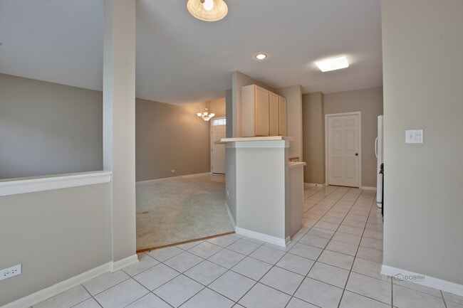 Building Photo - 1435 N Pinehurst Dr