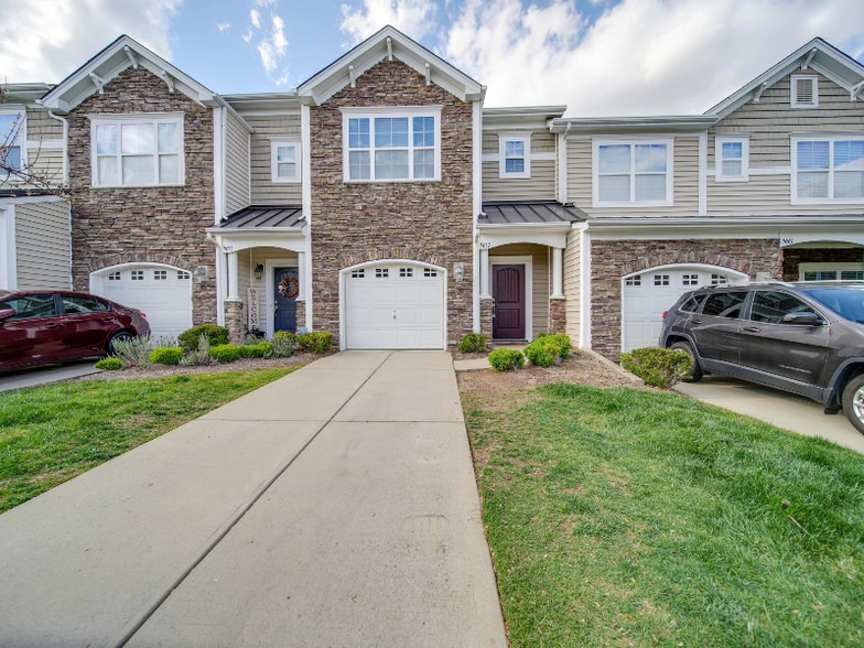 Building Photo - 5657 Tipperlinn Way