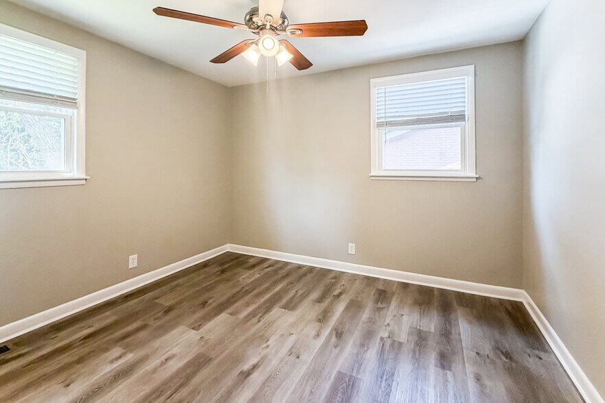 Building Photo - 4983 Karen Ray Dr