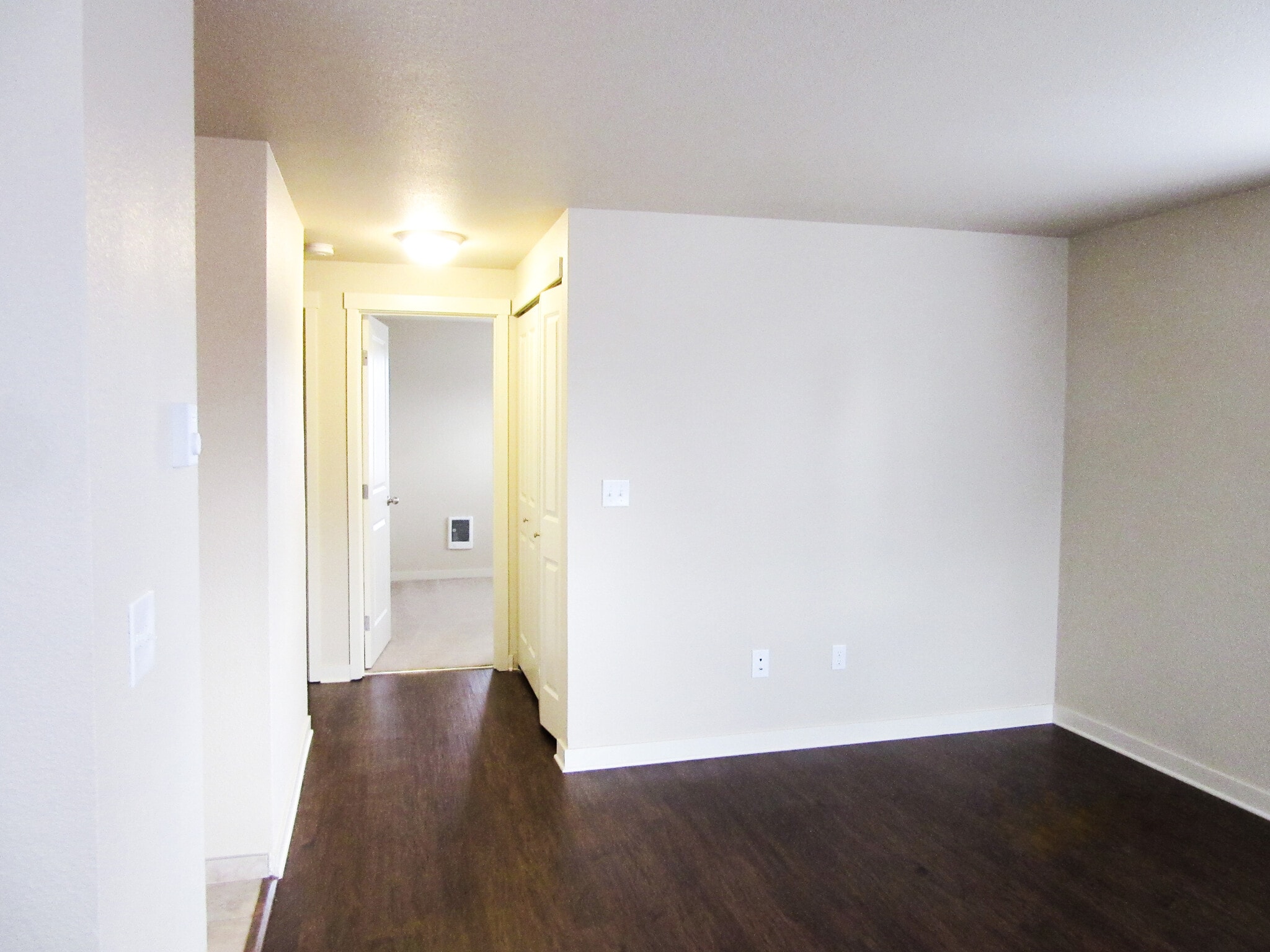 Hallway - 3305 Sawyer St