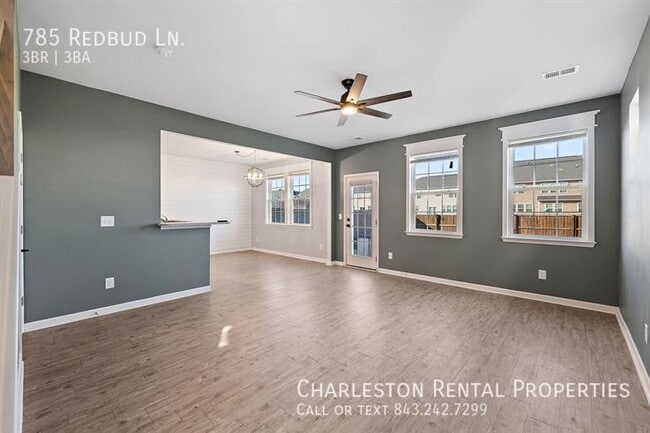 Building Photo - 785 Redbud Ln