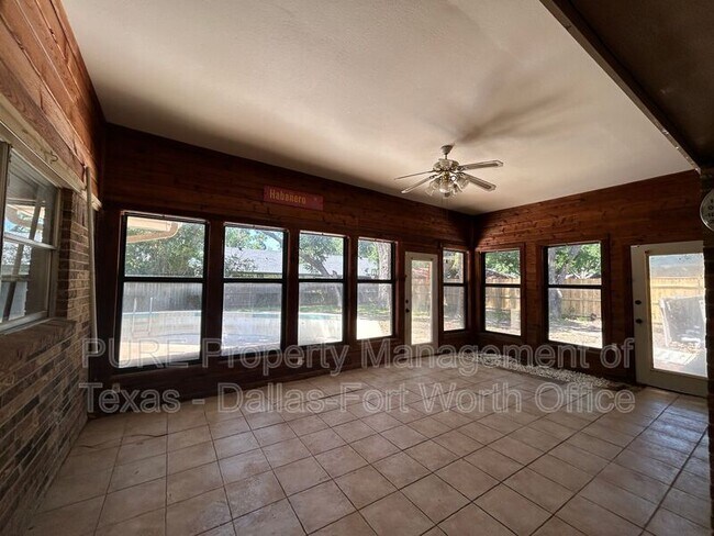 Building Photo - 8913 Sirocka Dr