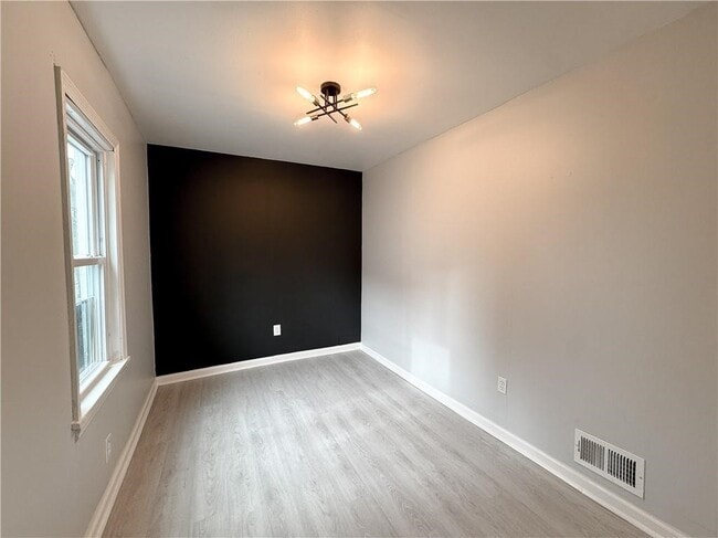 Building Photo - 48 Asbury St