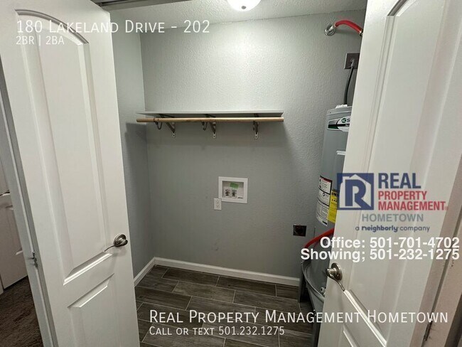 Building Photo - 180 Lakeland Dr