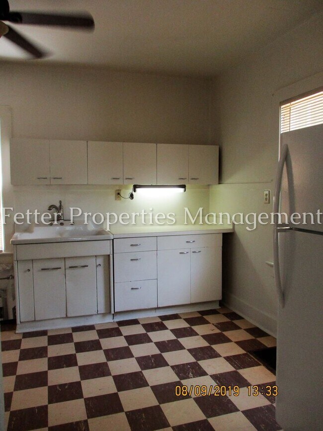 Building Photo - 1661 Burdette Ave