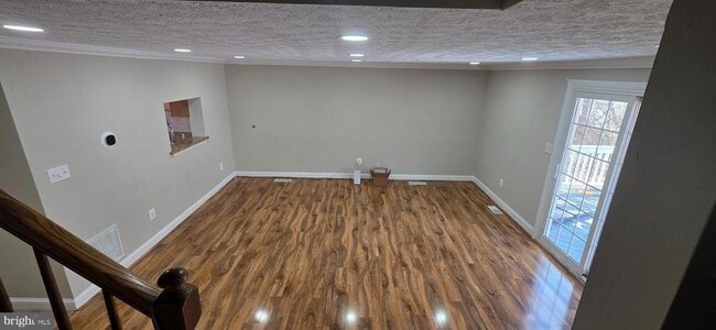 Building Photo - 7886 Marioak Dr